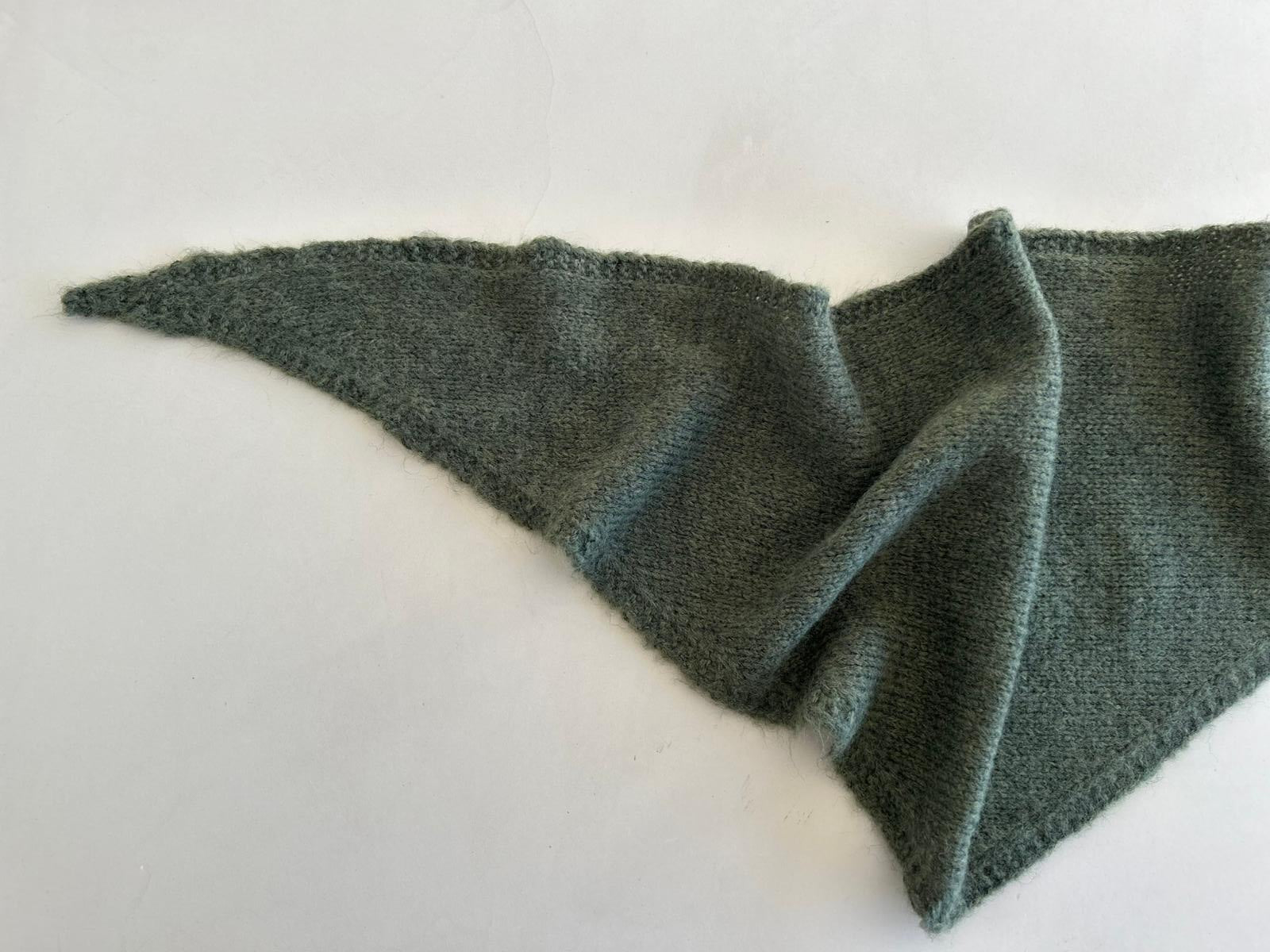 DELUEM X AMELIA - BANDANA KIDS DE PUNTO VERDE CAZA