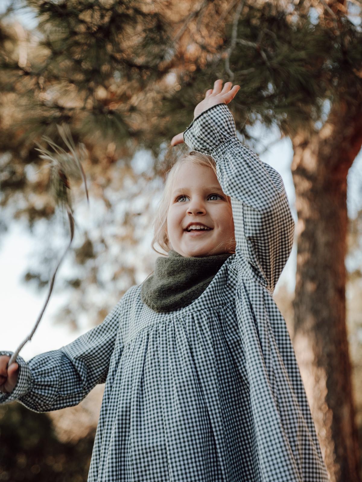 DELUEM X AMELIA - BANDANA KIDS DE PUNTO VERDE CAZA